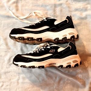 SKECHERS Women’s 10 Running Shoes